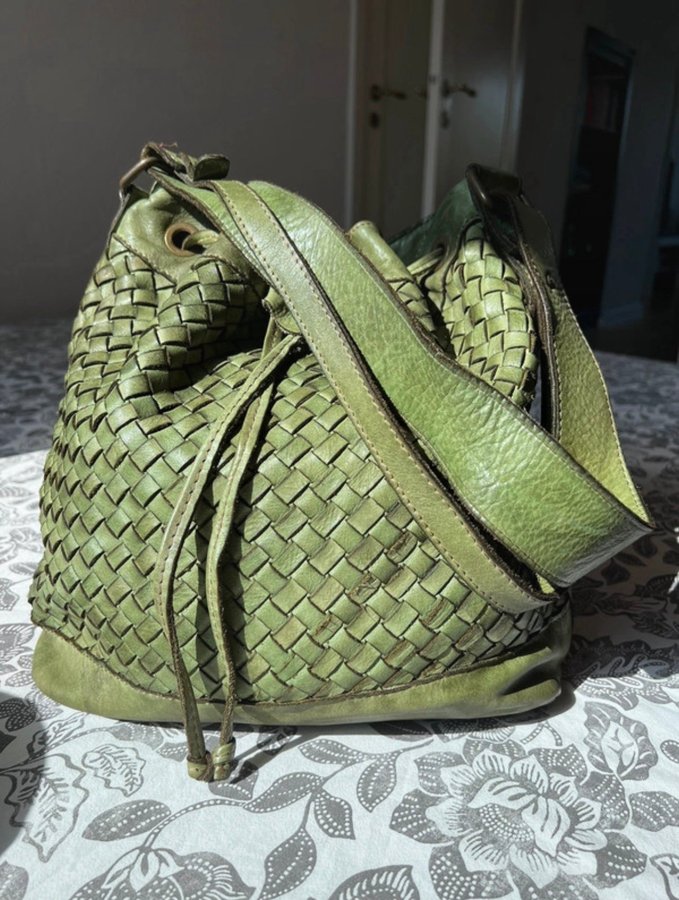 Real leather bag made in Italy hand woven