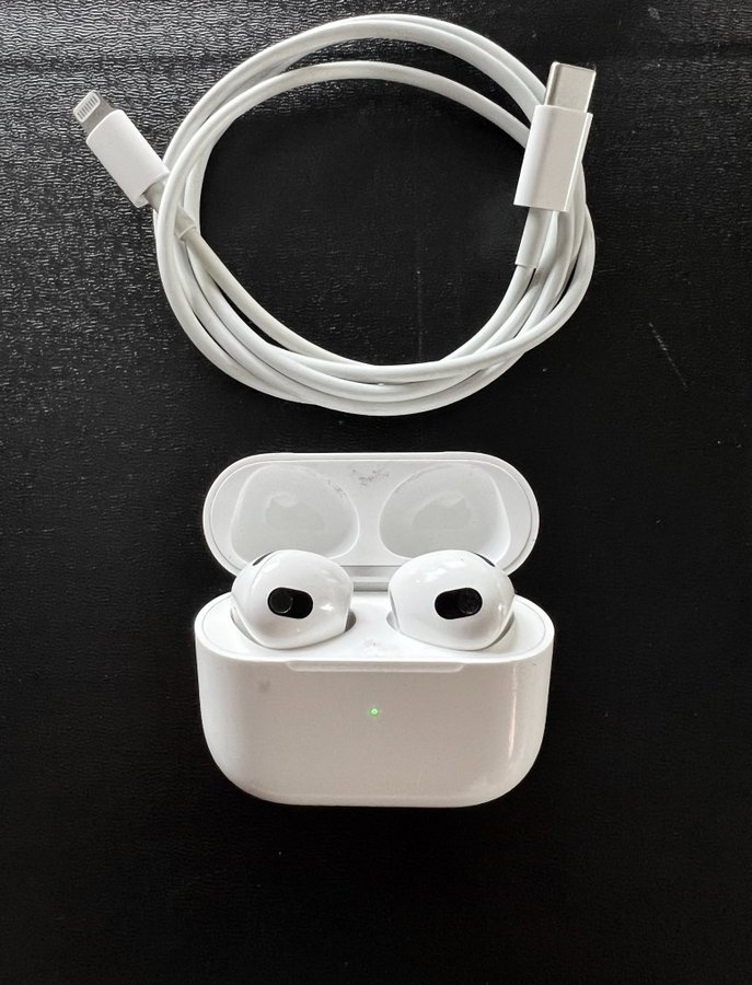 Apple AirPods Gen 3 – Utmärkt Skick!