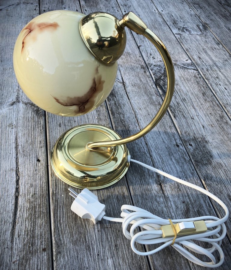 Äldre bordslampa i mässing och glas, EWÅ Värnamo Sweden, B-17, vintage