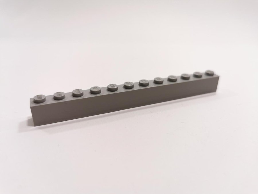 Lego - brick - bas - 1x12 - part 6112 - ljusgrå (bluish)