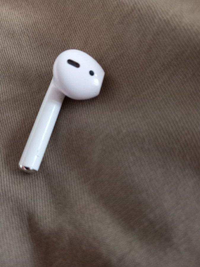 Apple Airpods 2a gen L  Vänster hörlurar ( Modell A2032 ):)