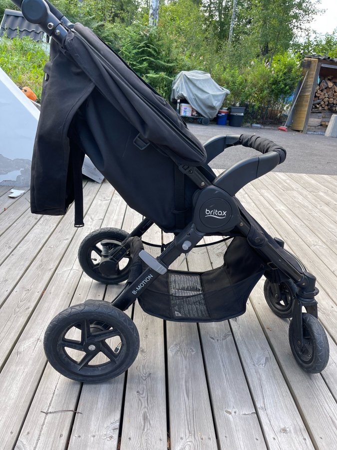 Britax B-Motion barnvagn resevagn