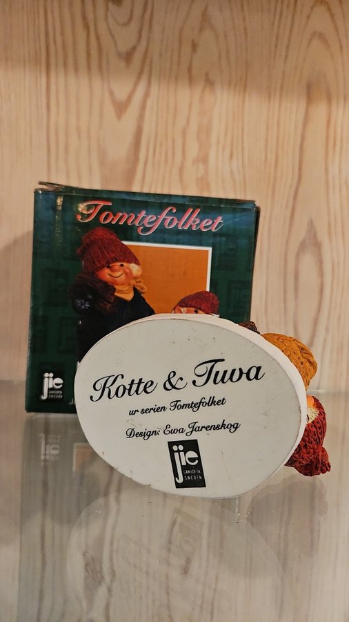 Tomtefolket Jie - Kotte  Tuva med låda