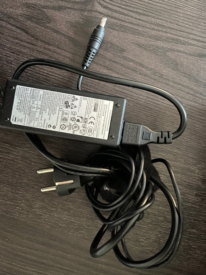 AC-adapter för bärbar dator