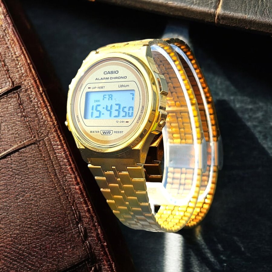 Casio Alarm Chronograph Guld Armbandsur