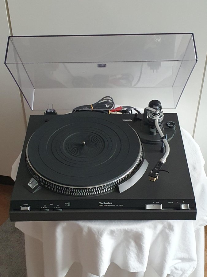 Technics Skivspelare / Vinylspelare SL-3210 från 1978 i fint skick