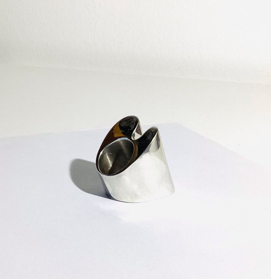 Str 58 Mega stor design ring i sterling sølv Designet af Allan Børge Larsen