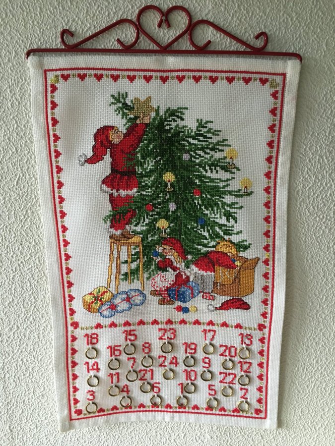 Söt Broderad Julkalender Adventskalender Paketkalender Jul Tomte