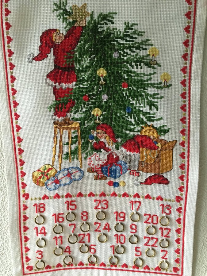 Söt Broderad Julkalender Adventskalender Paketkalender Jul Tomte