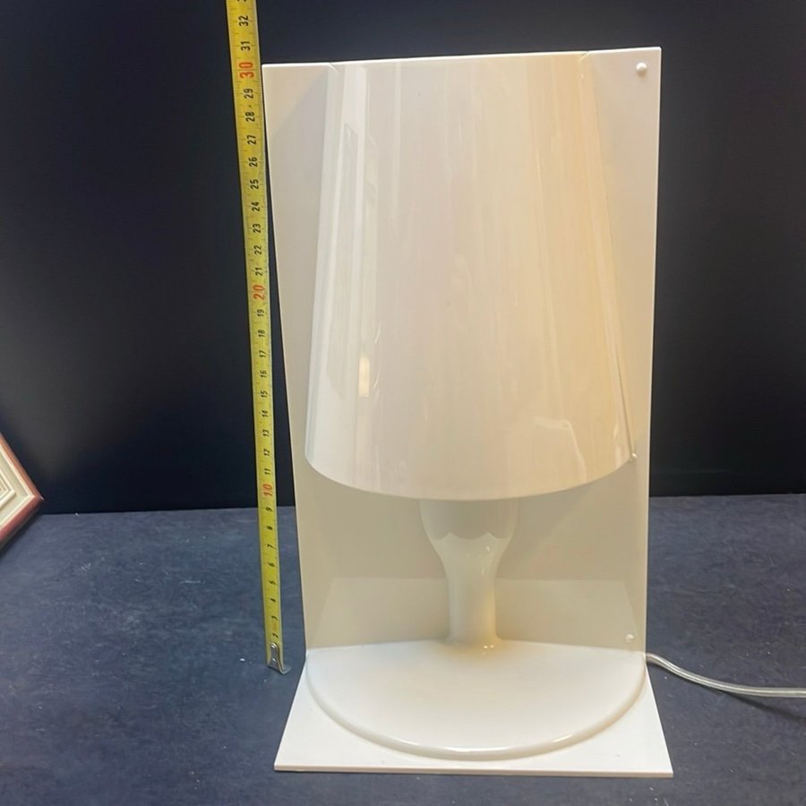 Kartell Bordslampa vit plast Design Ferruccio Laviani .