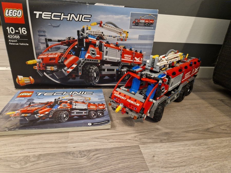 Lego technic 42068 Airport Rescue Vehicle brandbil räddningsbil