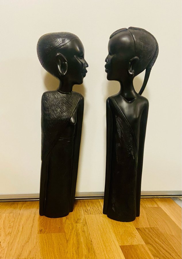 2 st Stora Afrikanska Figuriner gjutna