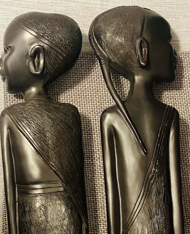 2 st Stora Afrikanska Figuriner gjutna