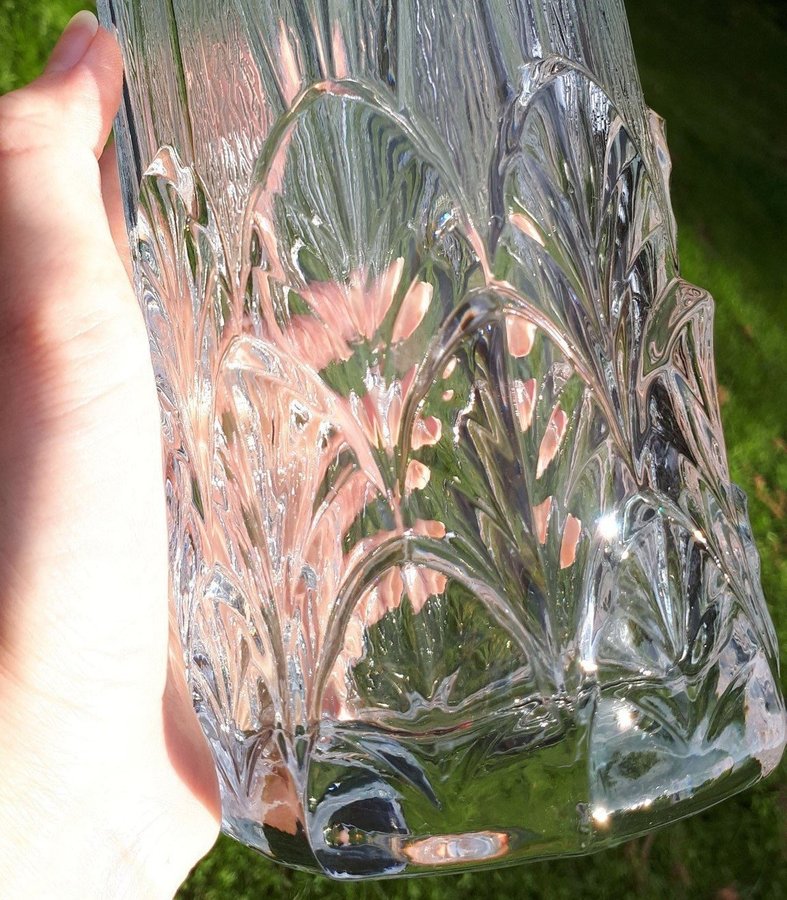 Unused Fidenza 1960's Italy 24cm Signed Hand-Made Glass Vase. Blomvas. Glasvaser