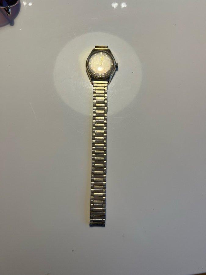 Omega klocka med guldpläterad boett och armband