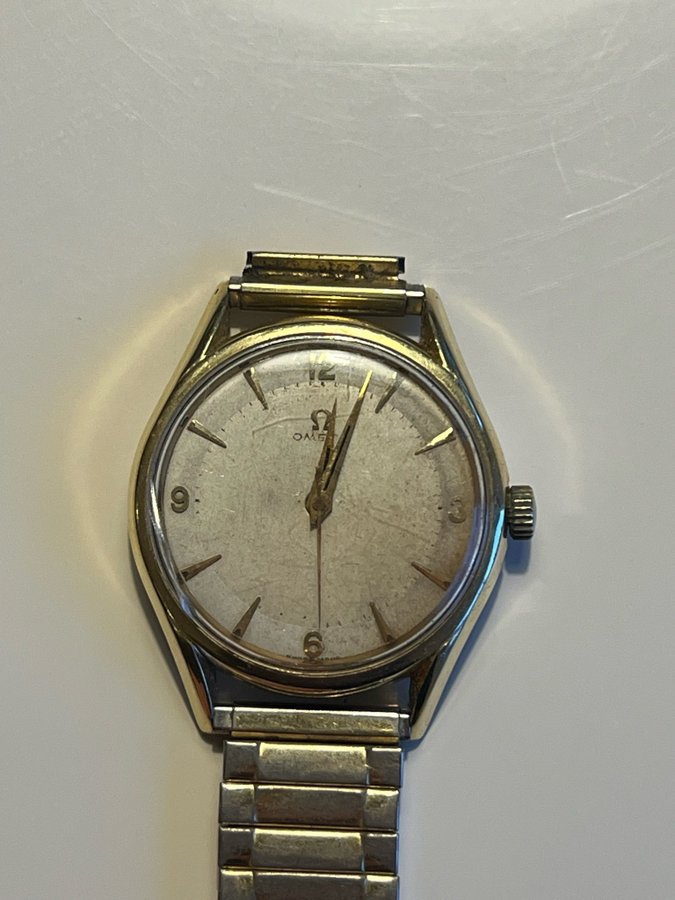 Omega klocka med guldpläterad boett och armband