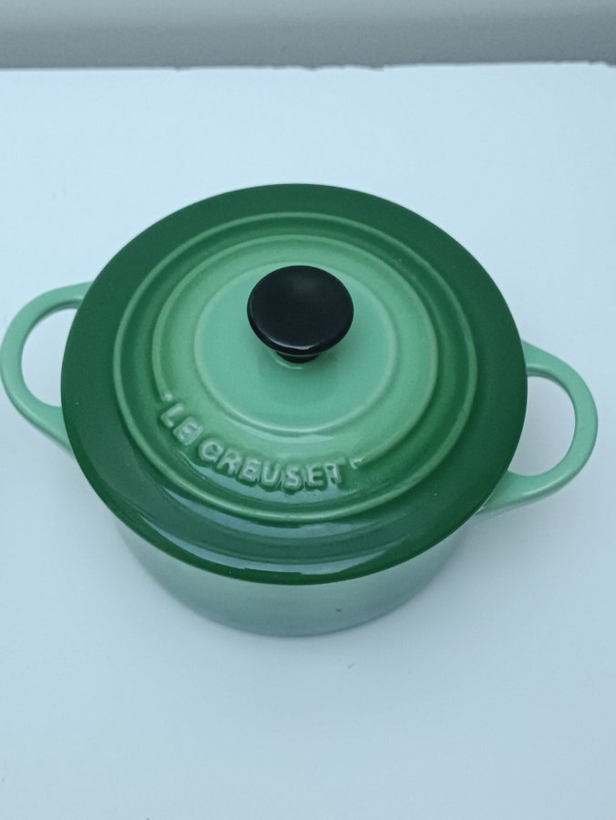 2 styck Le Creuset gröna minigrytor i fint skick!