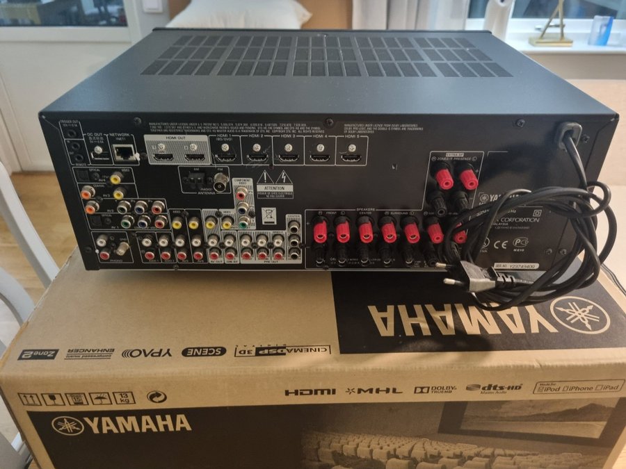 Yamaha RX-V775 AV-receiver