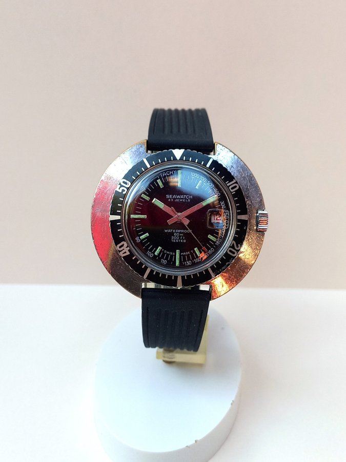 VINTAGE NICE AND RARE SEAWATCH UFO CASE DIVER WATCH FROM 70S