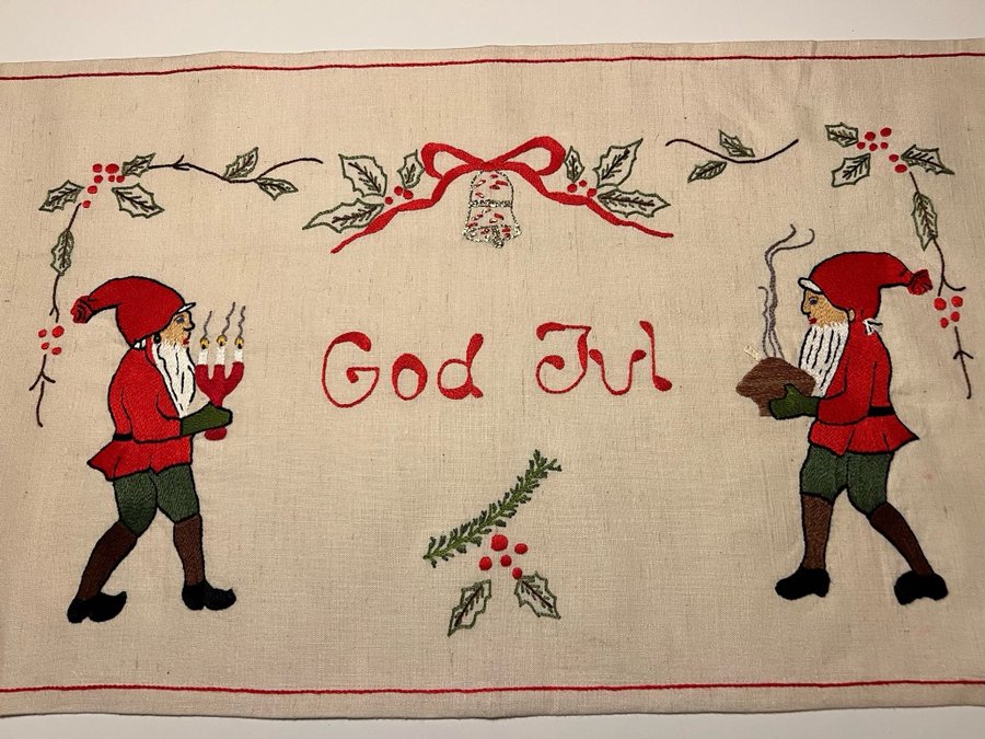 Vintage vacker äldre handbroderad julbonad