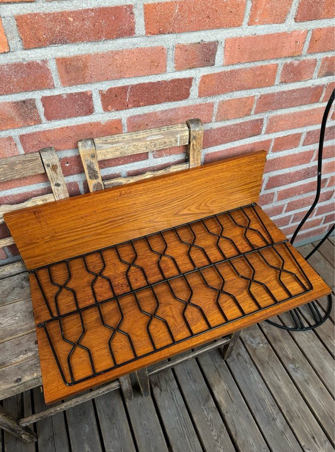 Vintage Stringhylla Teak Trä Svarta String Gavlar Retro Teakhylla