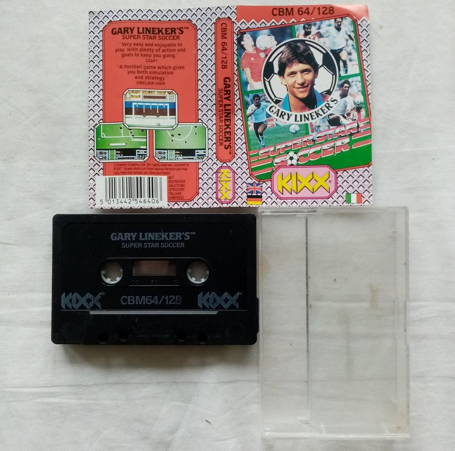 Gary Lineker's Superstar Soccer (Kixx) - Commodore 64 / C64 Spel