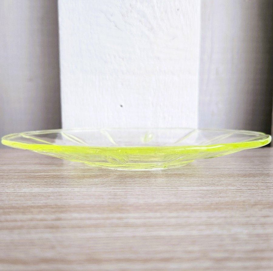 Vintage Uranium Glass Plate Beautiful Flower Design