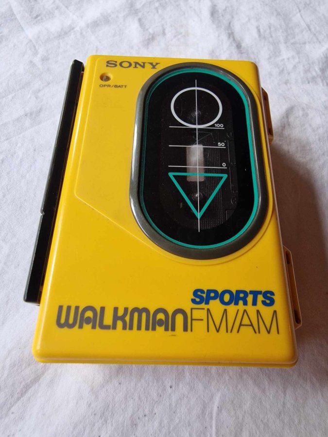 Sony Walkman Sports fm/am gul kassettbandspelare. Vintage