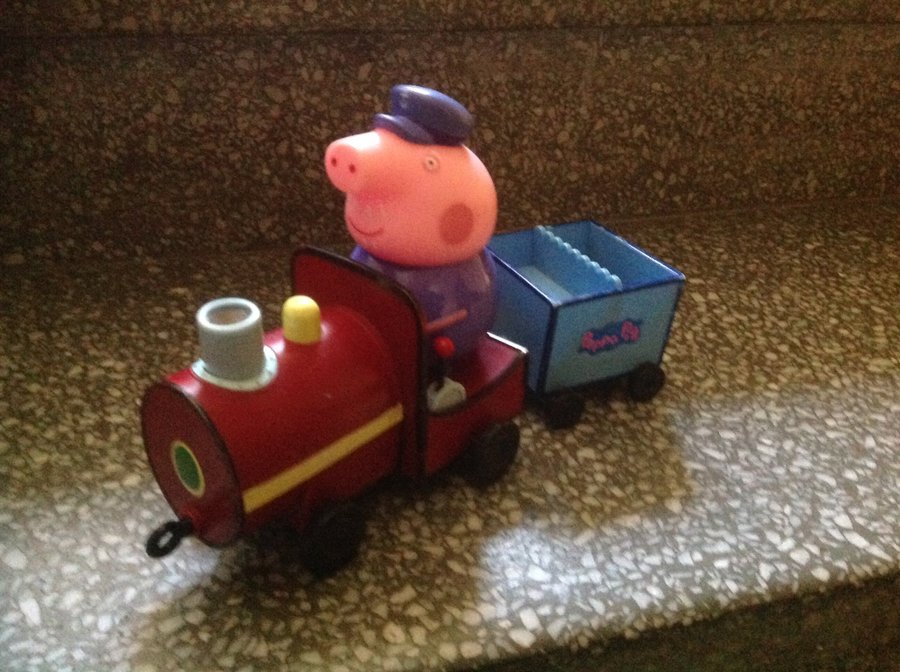 Peppa Gris Tåg med Vagn