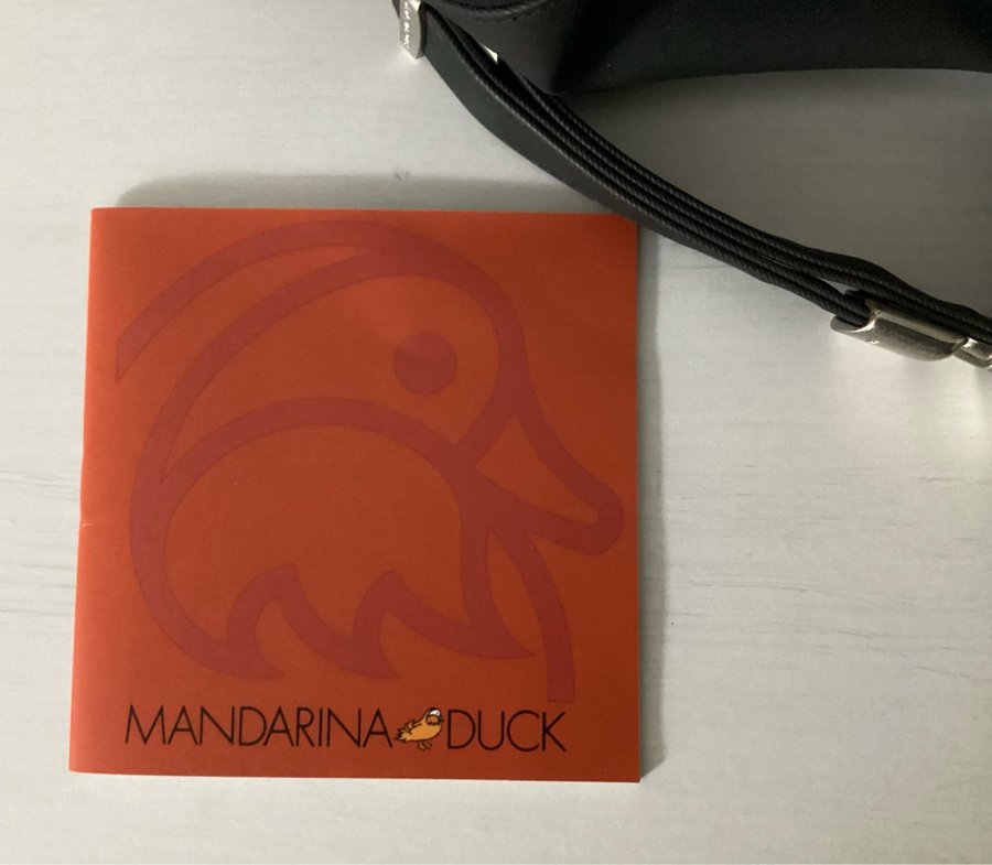 Mandarina Duck väska mini ryggsäck i svart färg vattentät