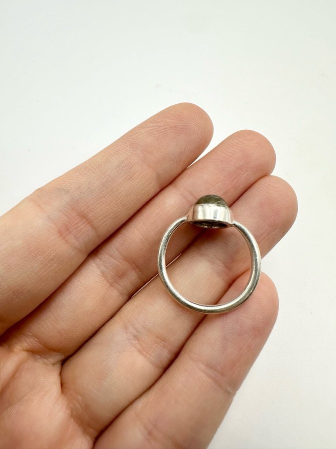 Sten ring, silverpläterad. Labradorit Sten. Ädelsten. 925.