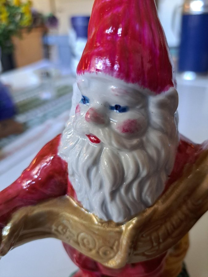 Tomte i porslin, större, handmålad