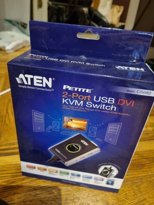 KVM-switch med DVI och USB