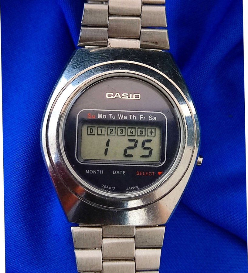 Casio casiotron 1975 R-15 very rare from Japan