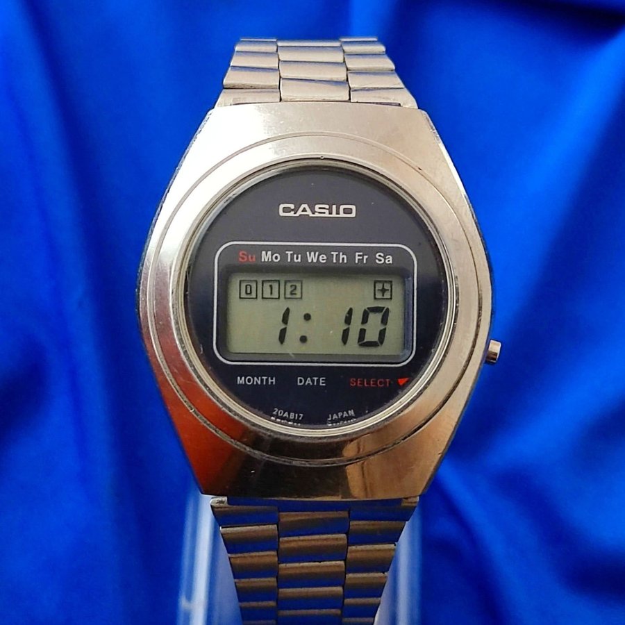 Casio casiotron 1975 R-15 very rare from Japan