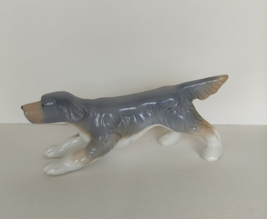 Vintage-porslin-figurin-hunden