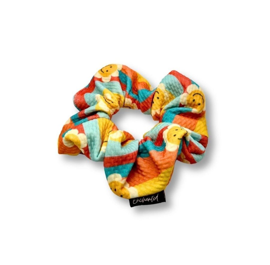 Mini Smiley Daisy Boho Scrunchie från Enchanted Scrunch NY