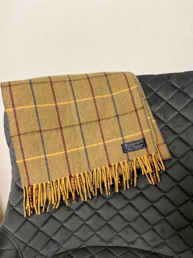 Halsduk Burberry's 100% cashmere. Toppskick! Burberrys gul, röd, blå halsduk