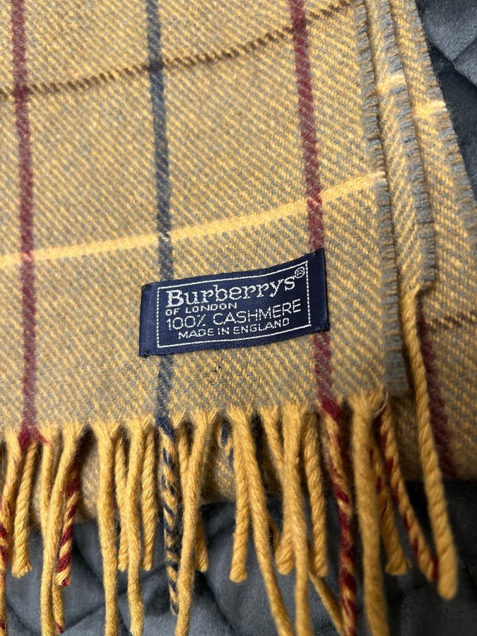 Halsduk Burberry's 100% cashmere. Toppskick! Burberrys gul, röd, blå halsduk