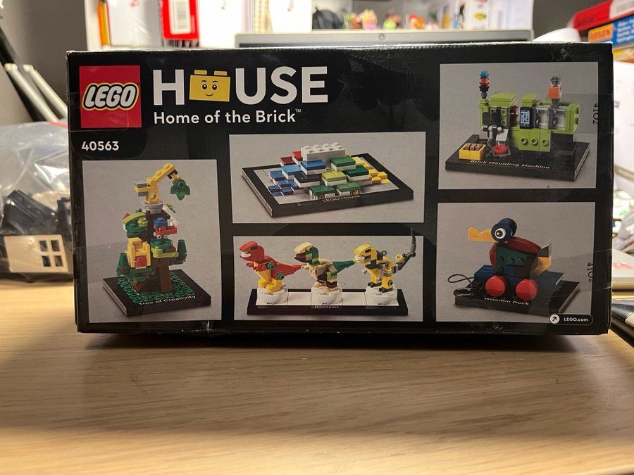 LEGO House Home of the Brick 40563