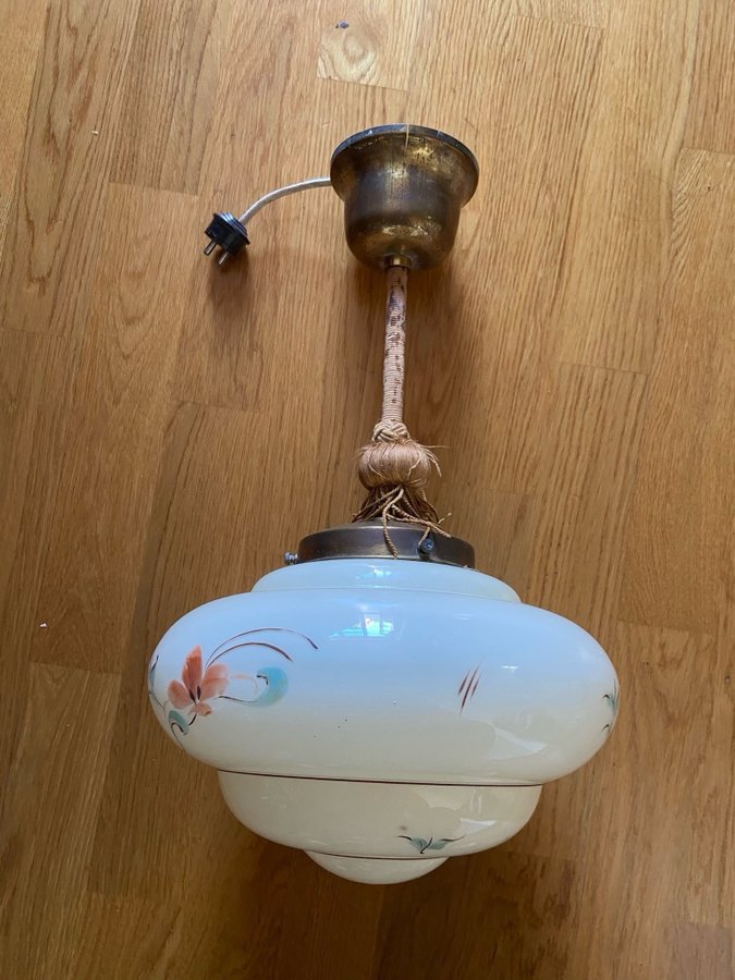 Lampa i glas, 30/40-tal, Sandefjord, P C Pedersen? Taklampa