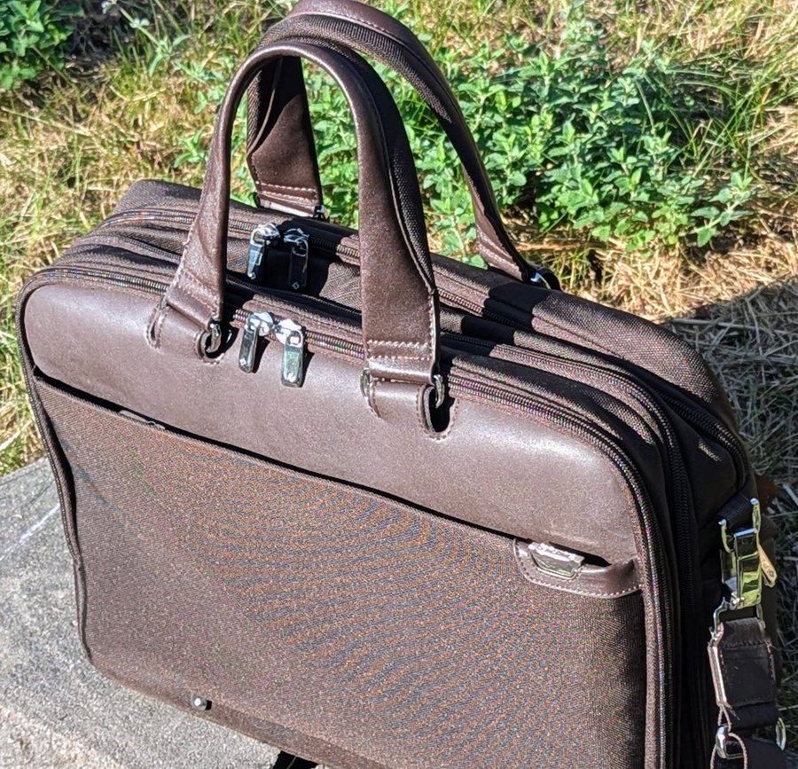 Samsonite laptopväska – elegant och praktisk