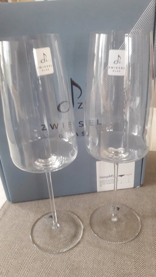 Zwiesel Glas Simplify Vinglas x 2. För både rött och vitt. SUPERLÄTTA TUNNA. LYX