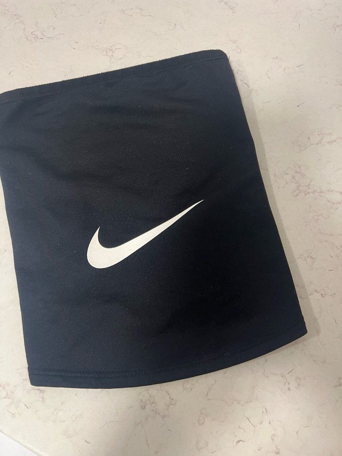 Nike Dri-Fit Halsvärmare