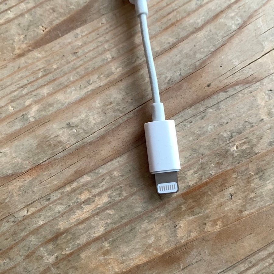 Apple Lightning till 3,5 mm hörlursadapter