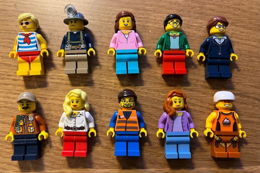 LEGO CITY 10 st blandade minifigurer - Nya