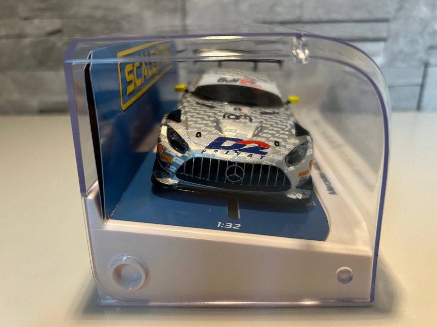 Scalextric C4496 Mercedes-AMG GT3 RAM Racing D2