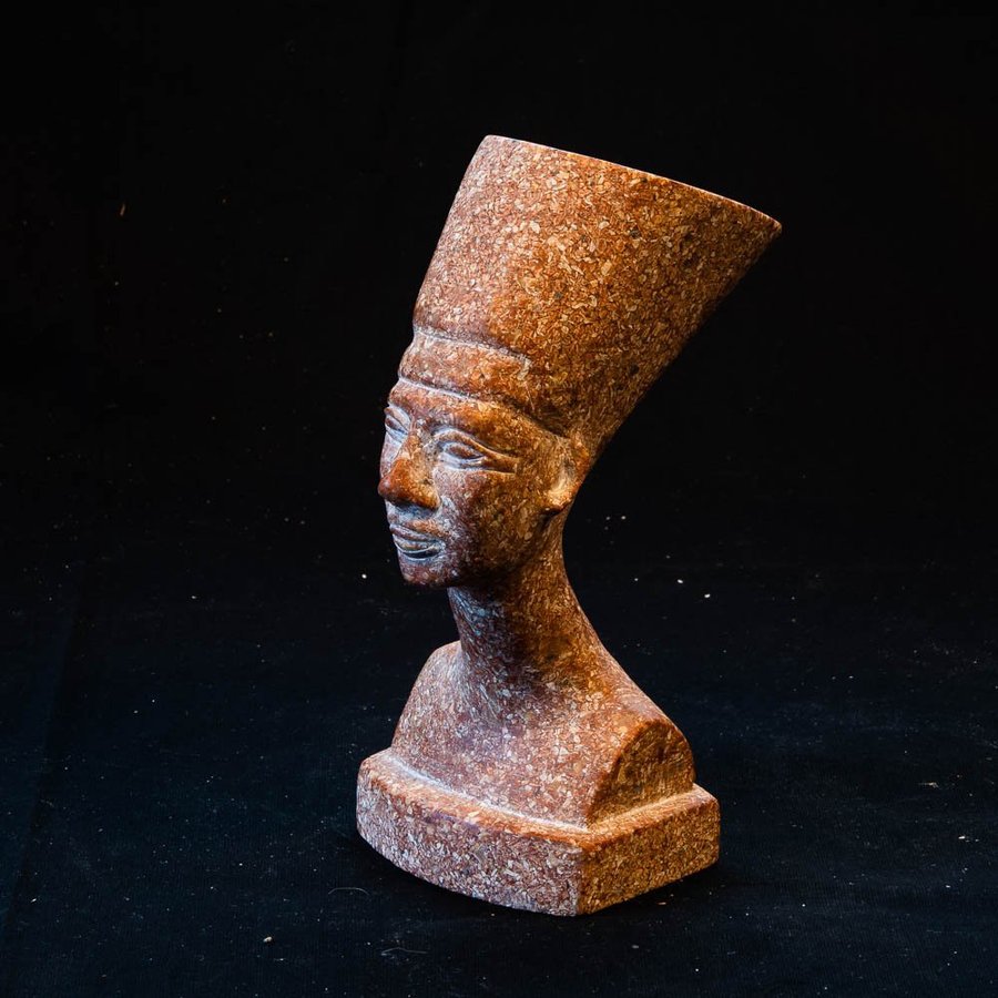 Egyptisk byst av drottning Nefertiti