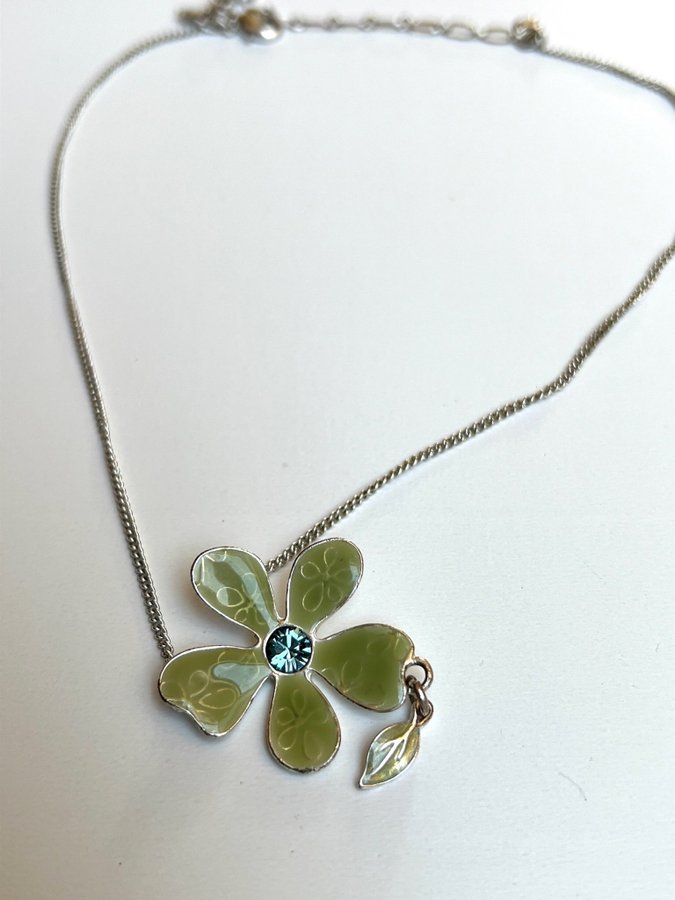 Gorgeous Y2K green flower necklace