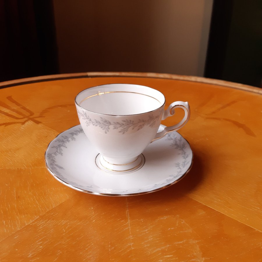 Tuscan Fine English Bone China kaffekopp med fat